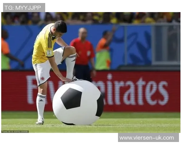 足球明星的搞笑孩子们在球场上的奇葩瞬间引发的欢乐故事